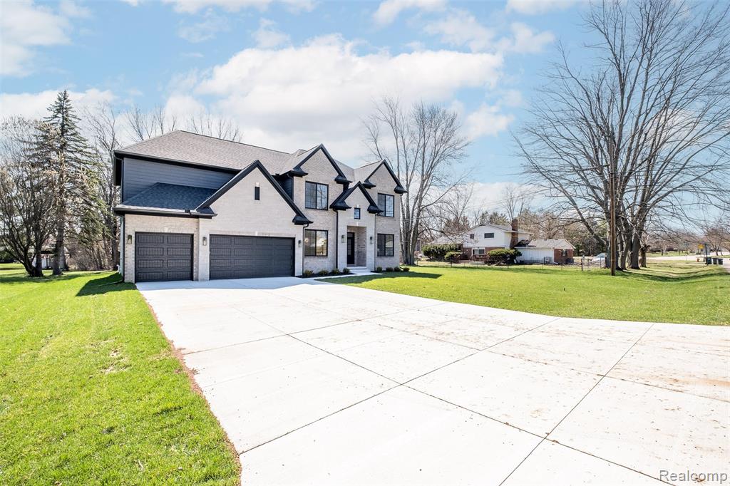 50 Lesdale Drive, Troy, MI 48085 — Photo 10