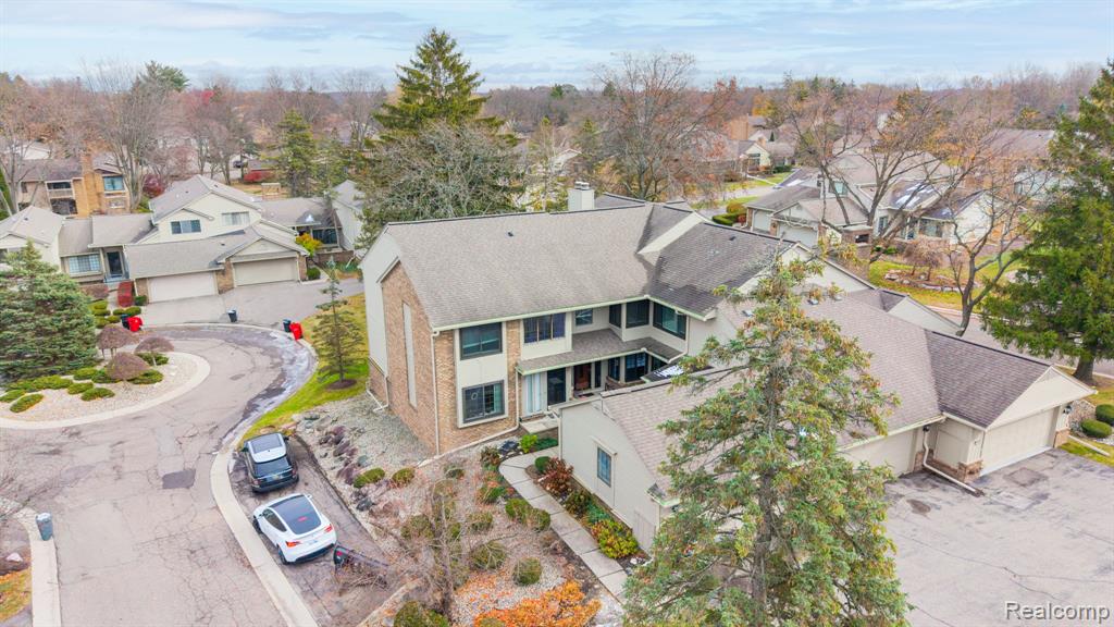 7258 Creeks Bend Court, West Bloomfield, MI — Photo 43