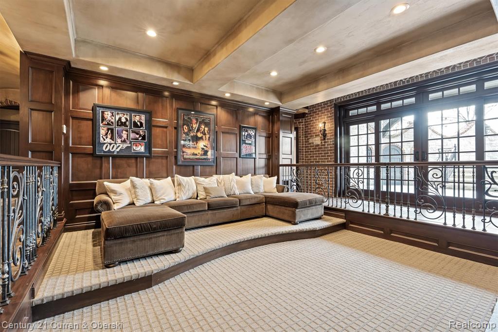 18939 Bella Vista Court, Northville, MI 48168 — Photo 56
