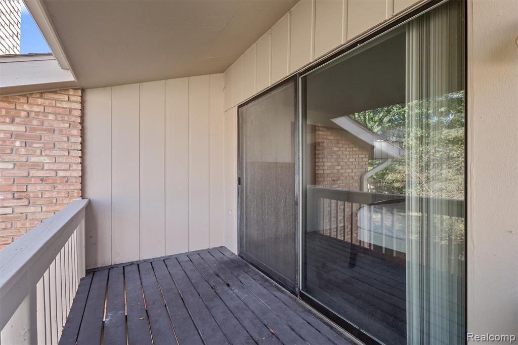 7114 Pebble Park Drive, West Bloomfield, MI — Photo 18