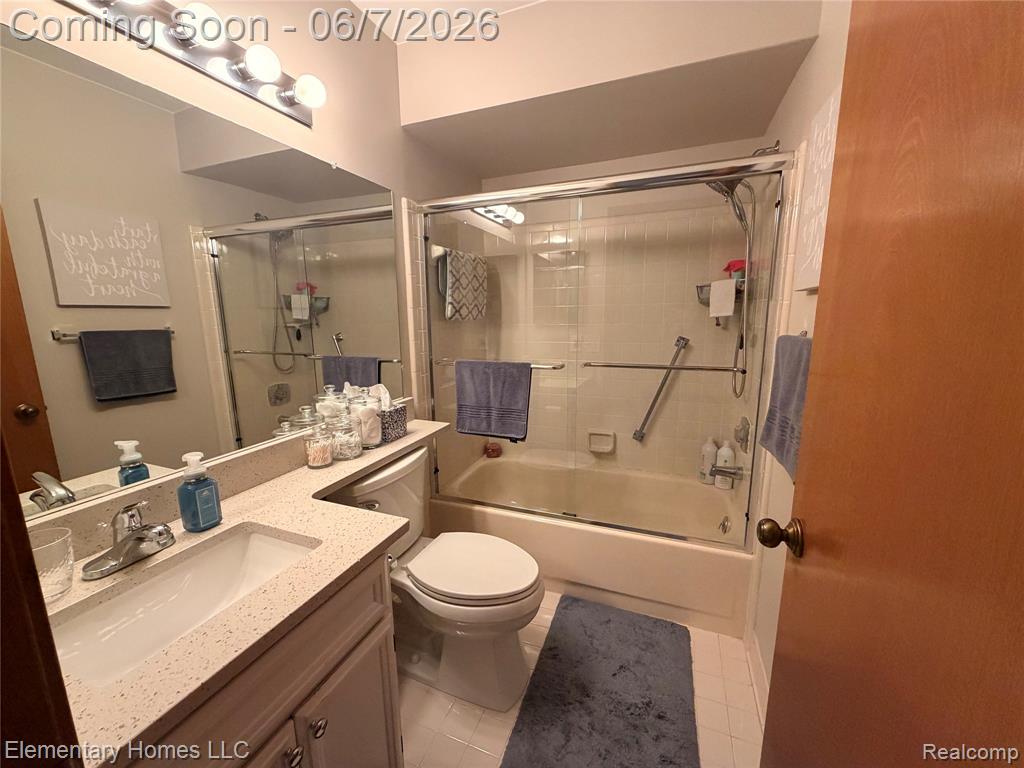 49459 Tarrytown Court, Utica, MI 48315 — Photo 7