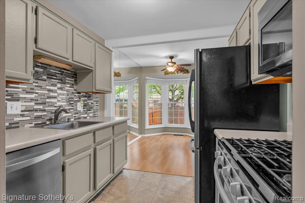 22331 Peachtree, Novi, MI — Photo 8
