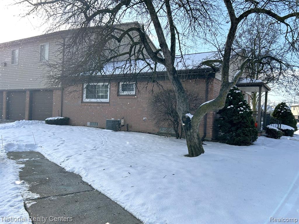38348 CAROLON Boulevard, Westland, MI — Photo 22