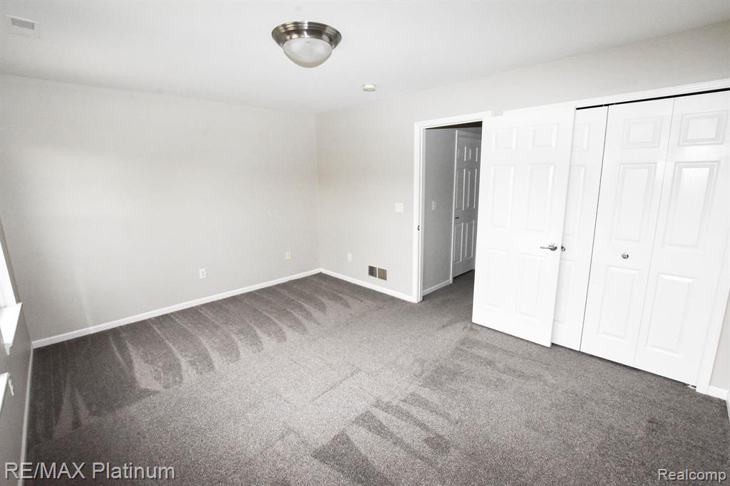 2180 KNOTTY PINE Trail, Howell, MI 48855 — Photo 15
