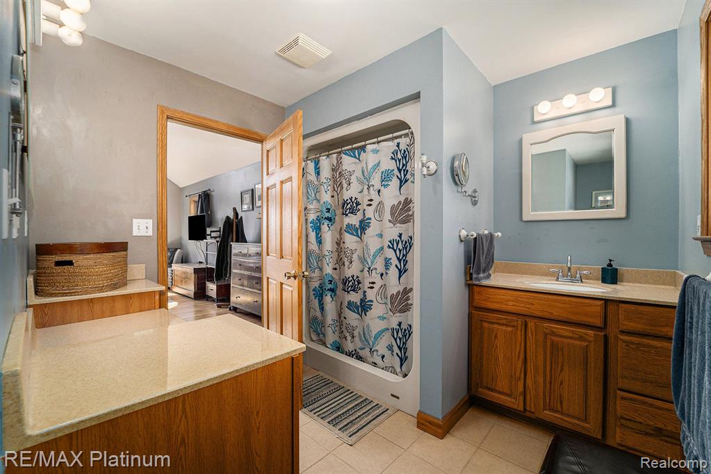6512 BUCKSHORE Drive, Whitmore Lake, MI 48189 — Photo 23