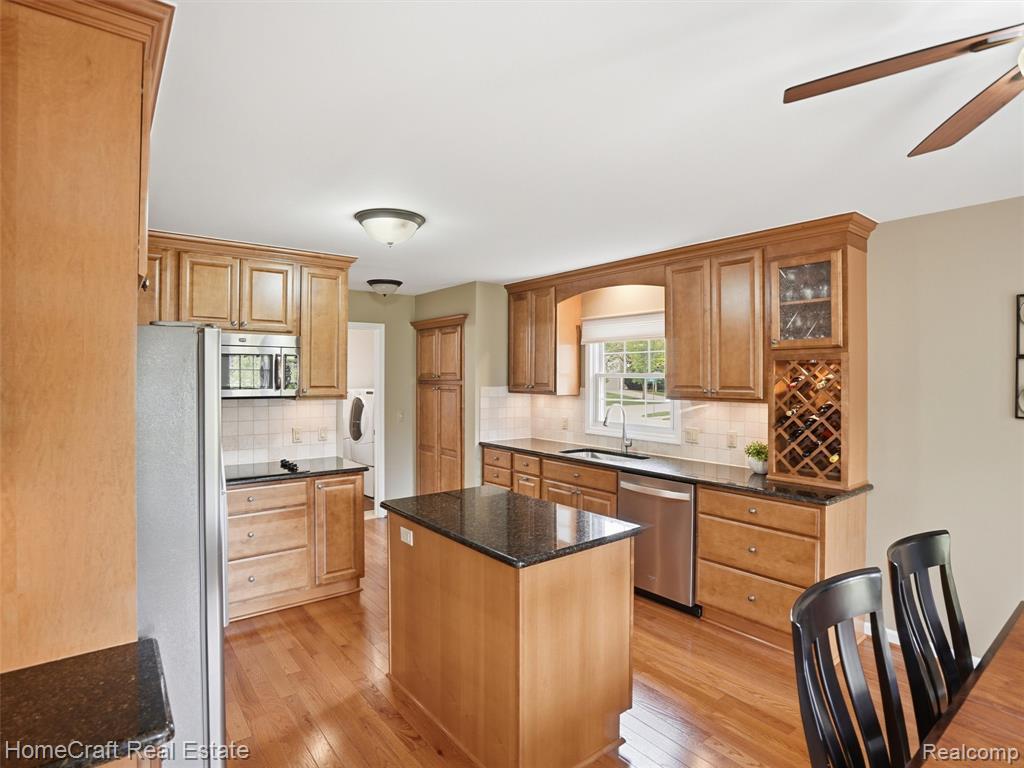 45088 DANBURY Road, Canton, MI 48188 — Photo 14
