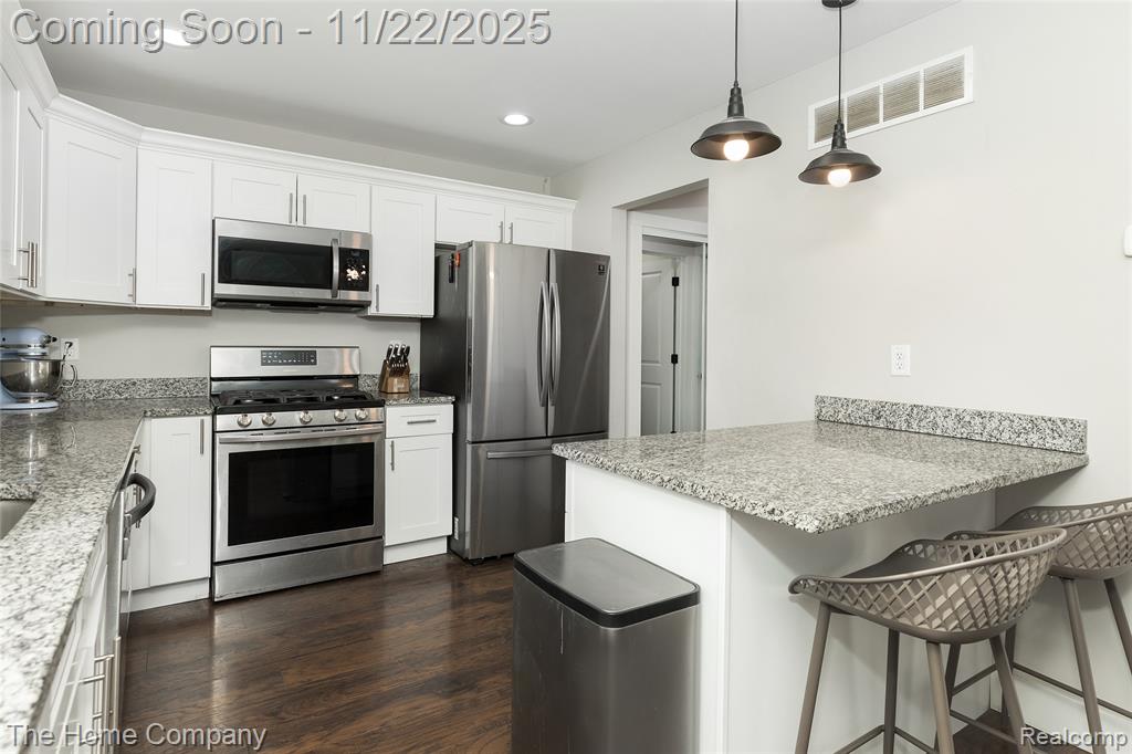 1226 E Bernhard Avenue, Hazel Park, MI 48030 — Photo 11