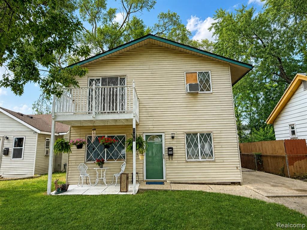 108 W Morehouse Avenue, Hazel Park, MI 48030