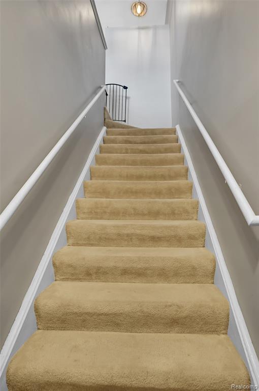 61101 Greenwood Drive, South Lyon, MI 48178 — Photo 4