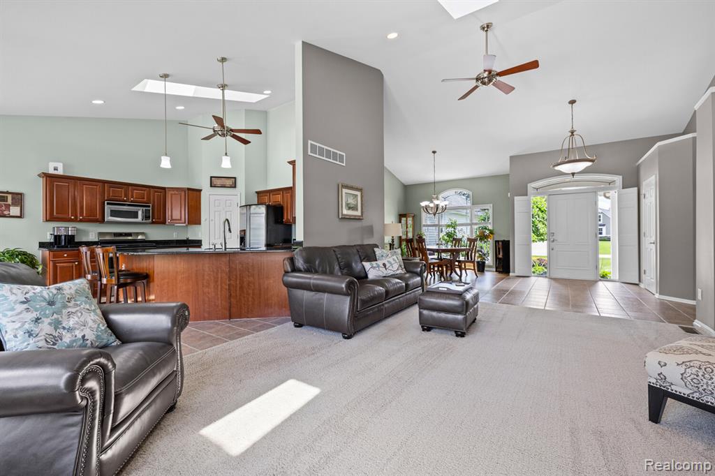 1131 Thorn Ridge Drive, Howell, MI 48843 — Photo 8
