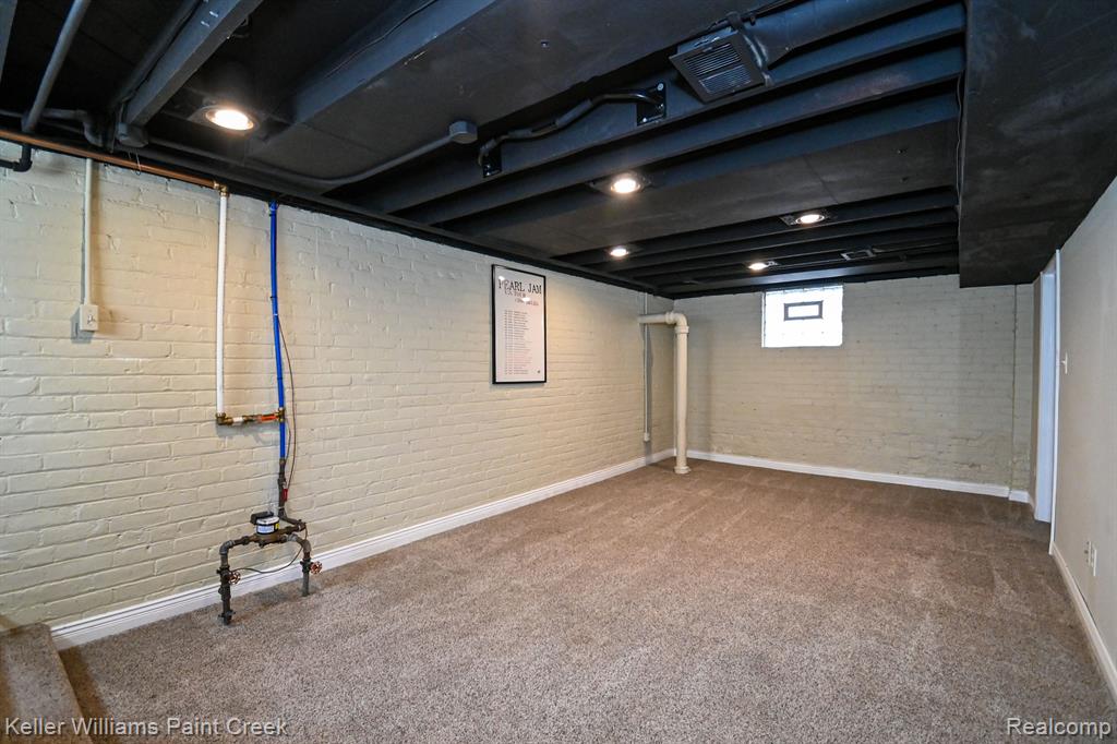 606 N CENTER Street, Royal Oak, MI 48067 — Photo 33