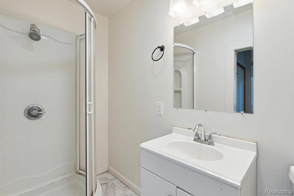5407 Country Lane, Flint, MI 48506 — Photo 27