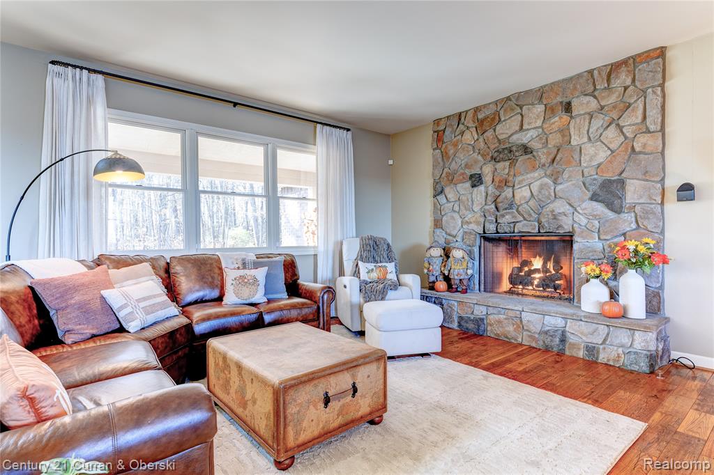 8308 Peninsular Drive, Fenton, MI 48430 — Photo 4
