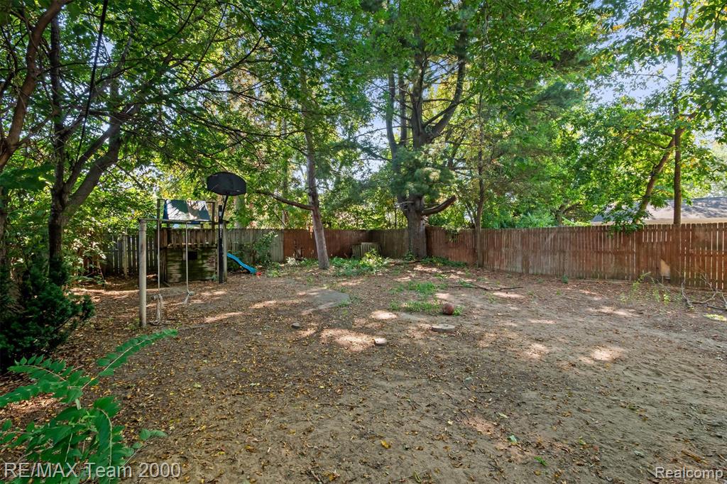 7314 Fenton Avenue, Dearborn Heights, MI 48127 — Photo 10