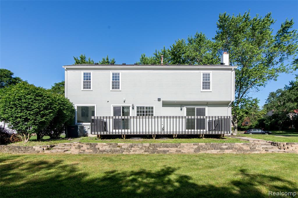 5587 Brompton Court, West Bloomfield, MI — Photo 4