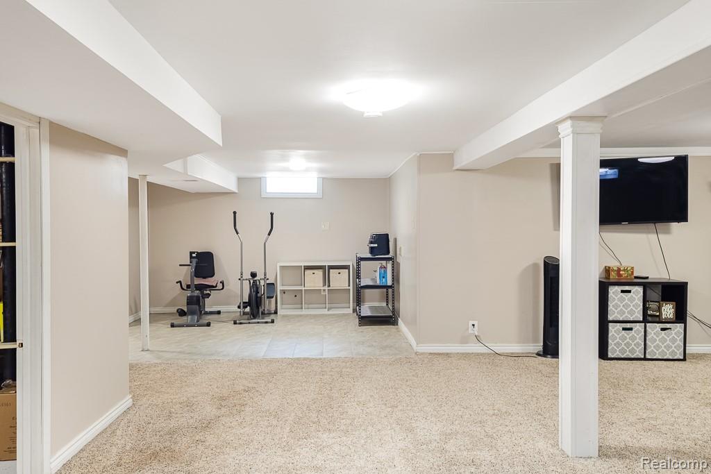 8100 Lochdale Street, Dearborn Heights, MI 48127 — Photo 35