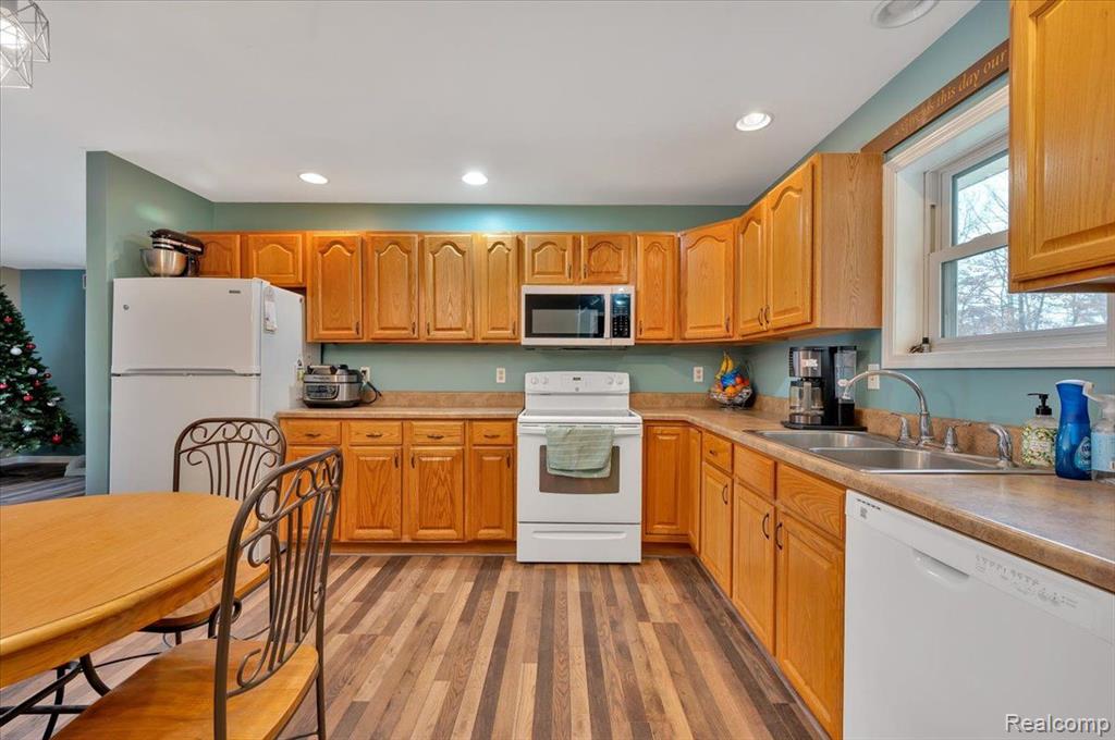3032 OAK GROVE Road, North Branch, MI 48461 — Photo 3