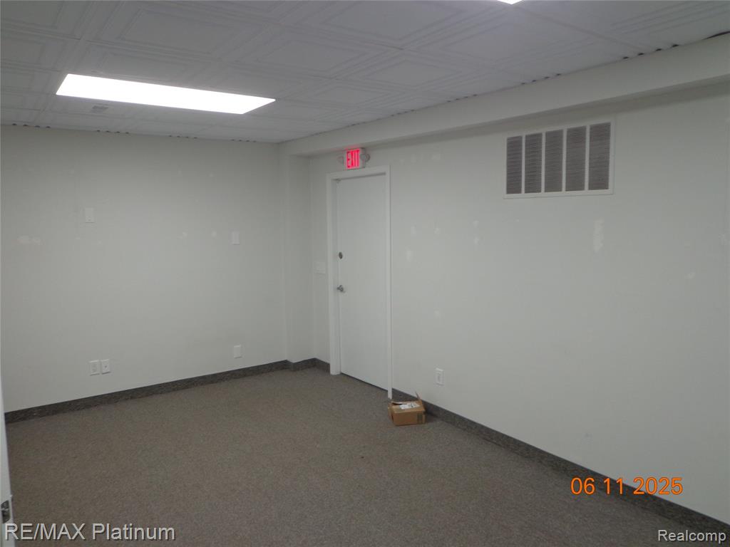 3554 Avon Street, Hartland, MI 48353 — Photo 10
