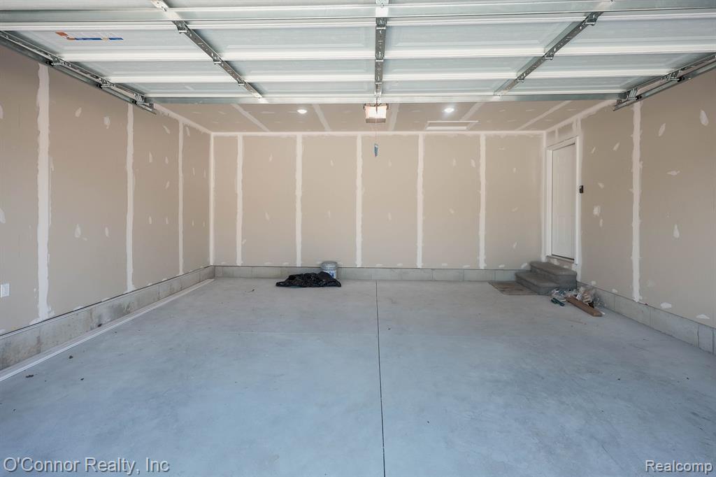 2047 Edward Lane East, MI — Photo 27