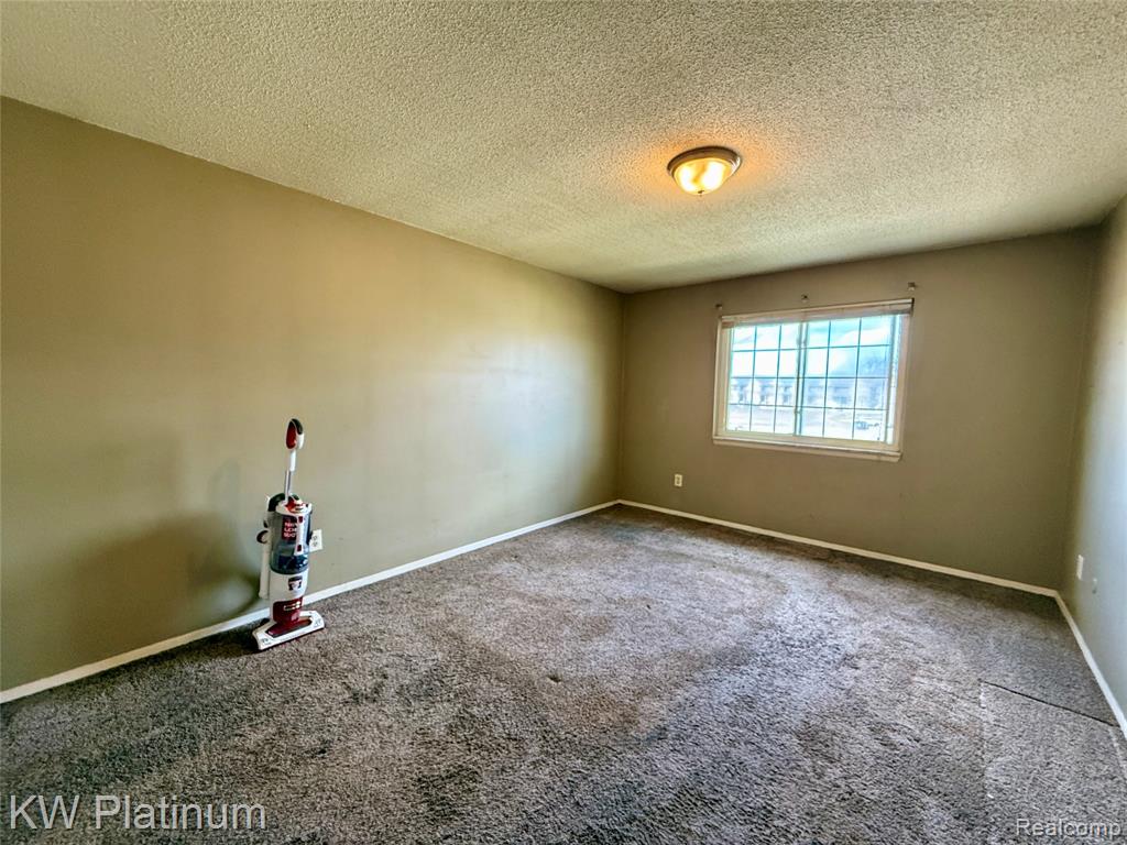 8214 24 Mile Road, Utica, MI 48316 — Photo 11