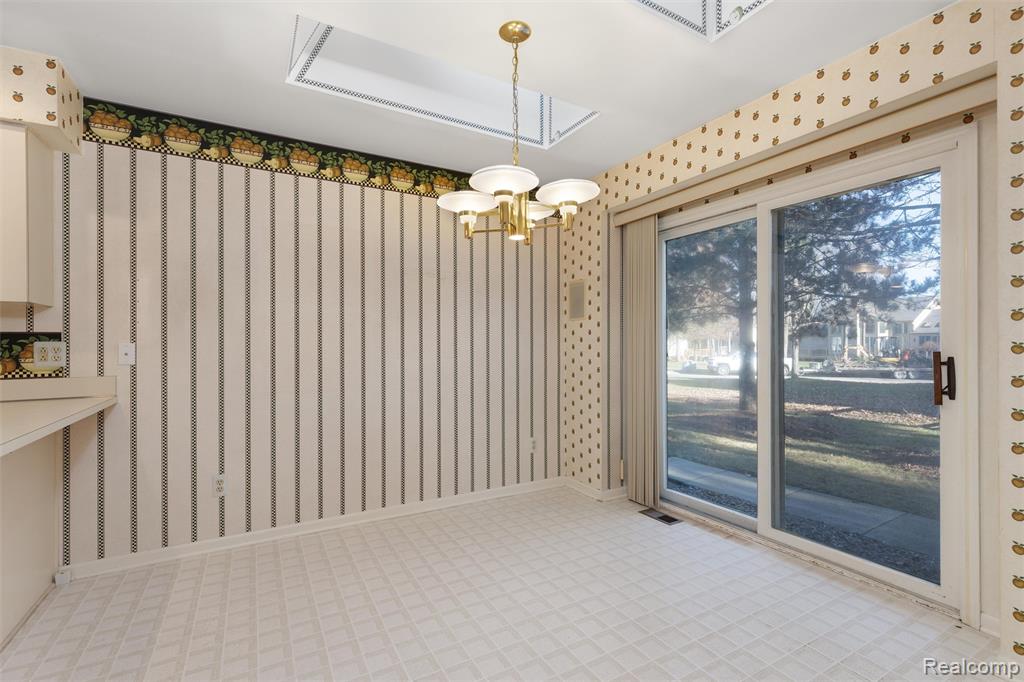 43151 W Kirkwood Drive, Clinton Twp, MI 48038 — Photo 9