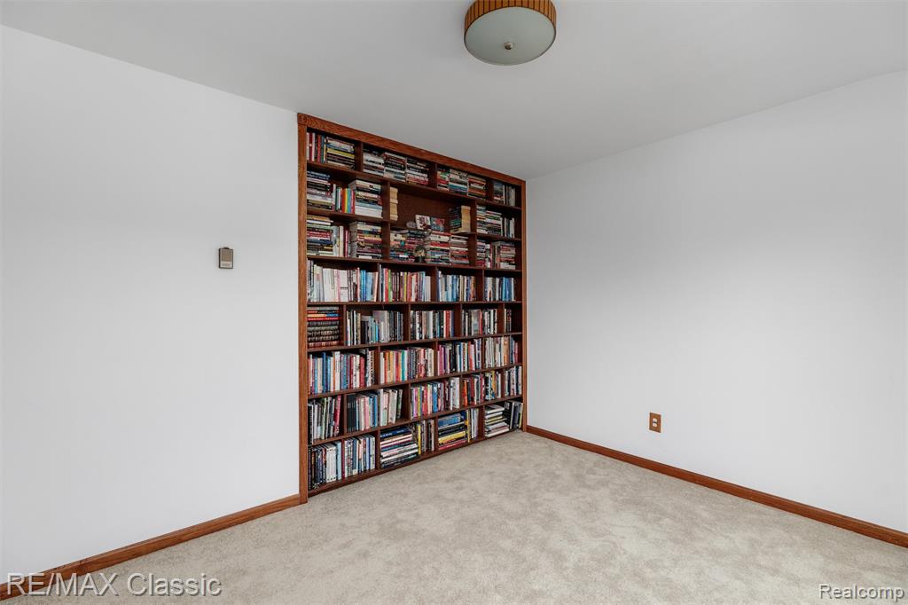 8173 Earhart Road, South Lyon, MI 48178 — Photo 12