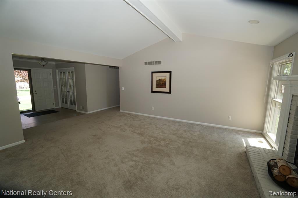 441 SANDALWOOD Drive, Rochester Hills, MI 48307 — Photo 9