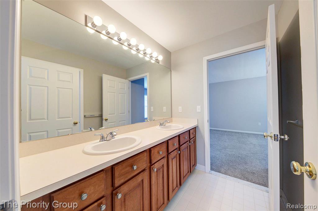 6083 Village Court, Clarkston, MI — Photo 34