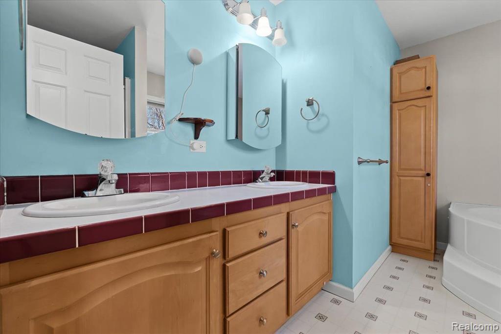 10772 ODELL Road, Fowlerville, MI 48836 — Photo 21