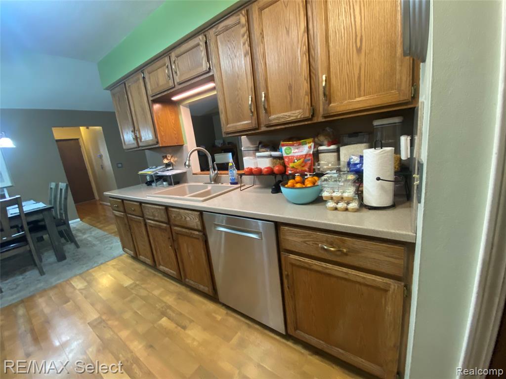 5057 Sandalwood Drive, Grand Blanc, MI 48439 — Photo 7