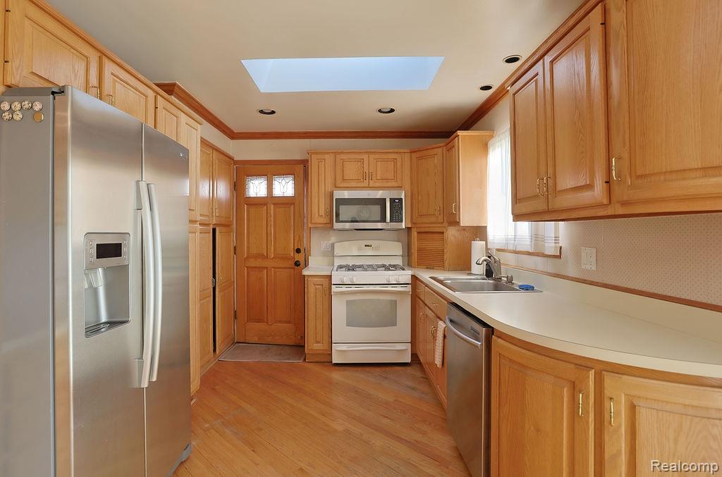 43428 Hartwick Drive, Sterling Heights, MI 48313 — Photo 7