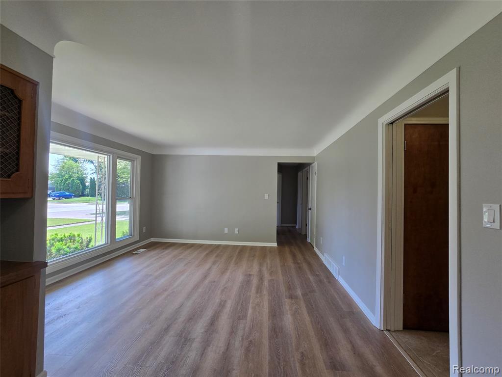 7621 N Wildwood Street, Westland, MI — Photo 2