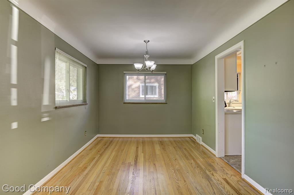 31160 E Rutland Street, Beverly Hills, MI 48025 — Photo 5