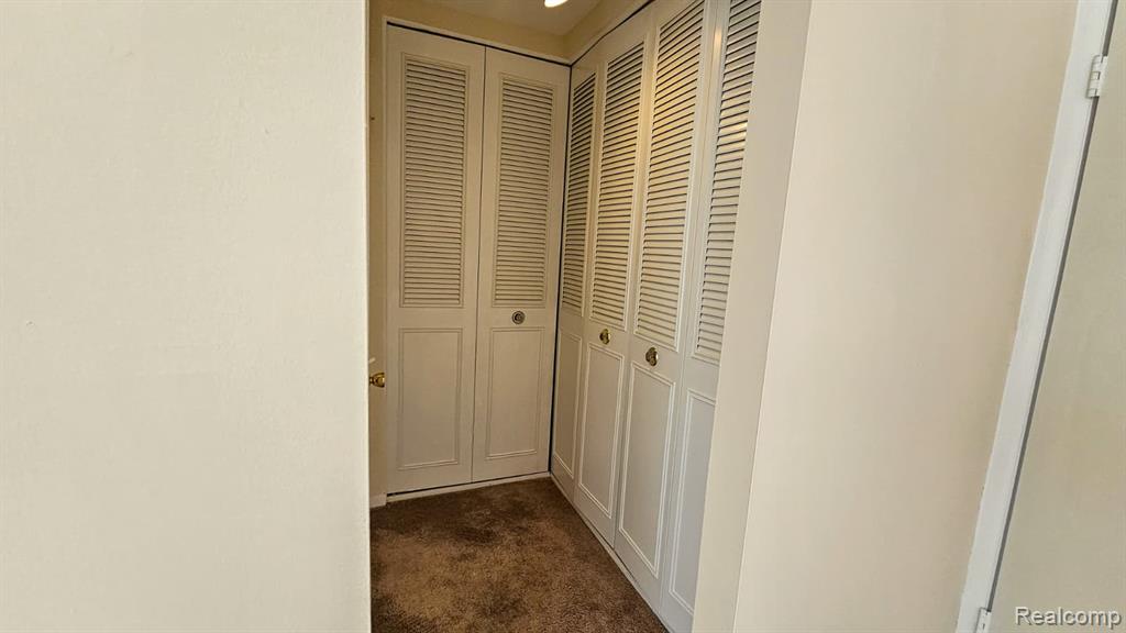 433 Fox Hills Drive Drive S, Bloomfield Hills, MI 48304 — Photo 10