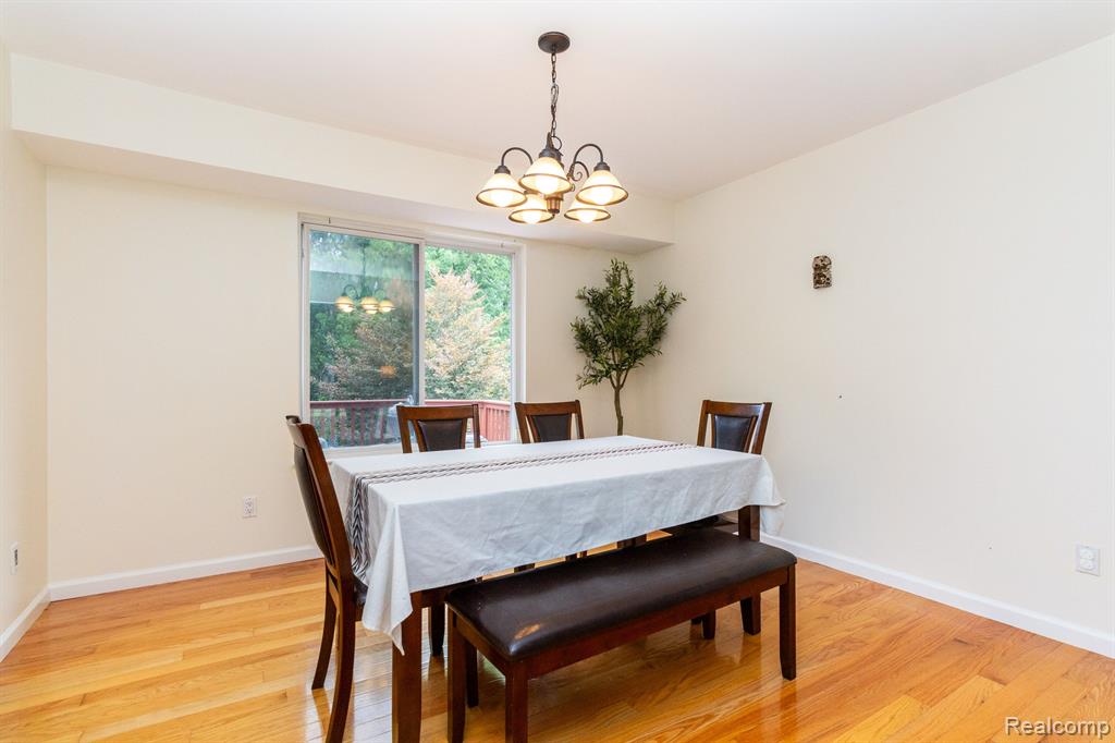 5470 MILL RACE Way, Commerce Twp, MI 48382 — Photo 12