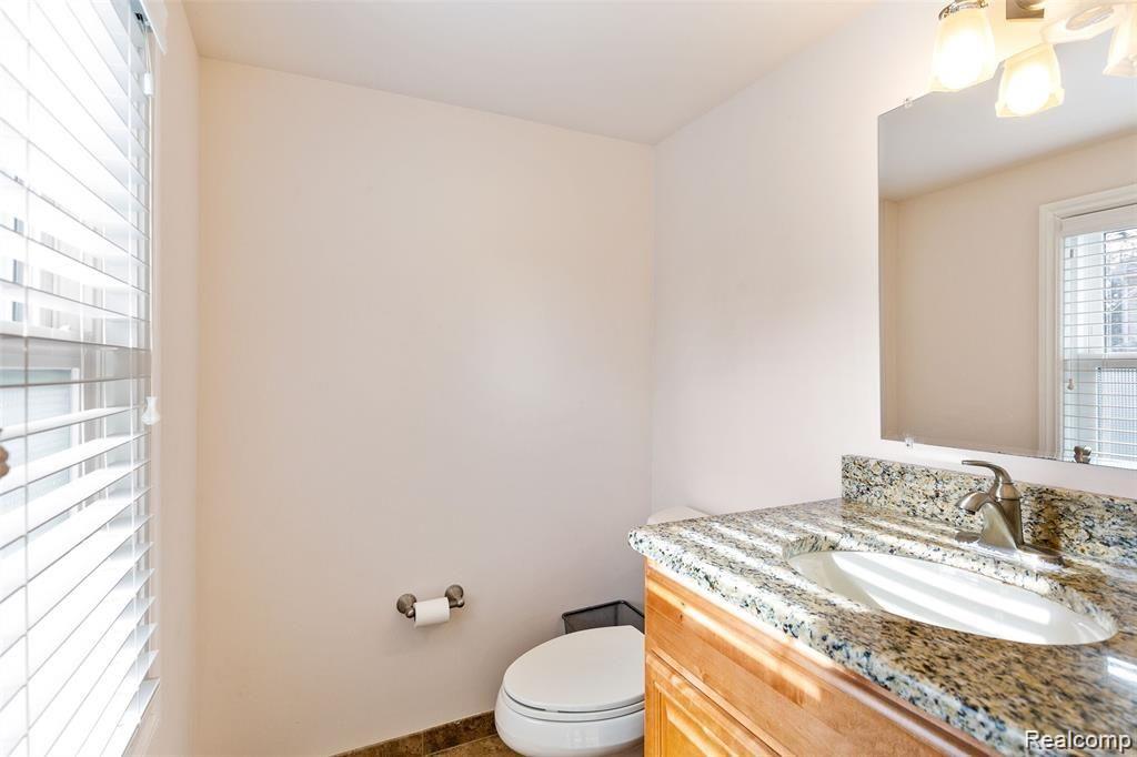 401 CATALPA Drive, Royal Oak, MI 48067 — Photo 10