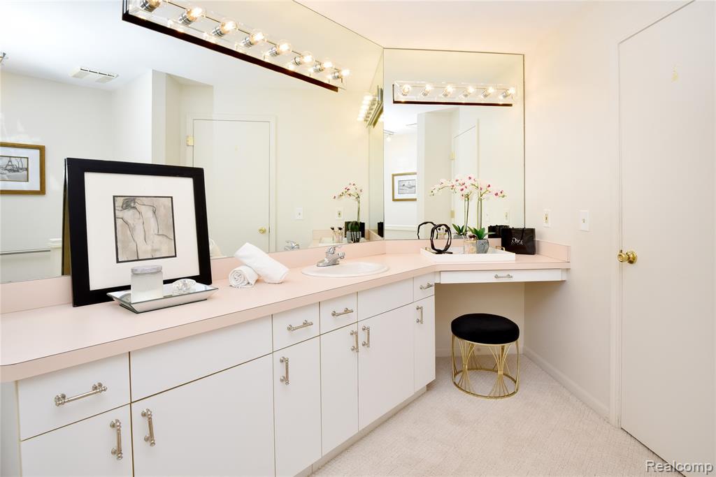 484 Newburne Pointe, 36, Bloomfield Hills, MI 48304 — Photo 15
