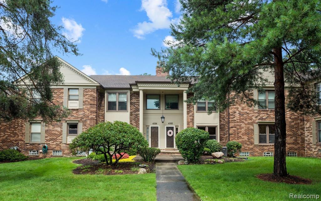 4382 KNIGHTSBRIDGE Lane, West Bloomfield, MI 48323 — Photo 35