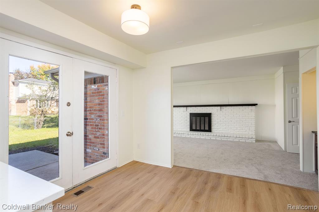 46038 SPINNING WHEEL Drive, Canton, MI 48187 — Photo 14