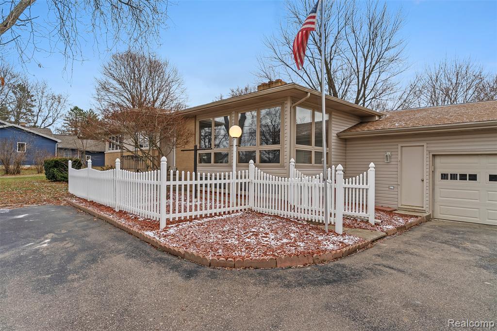 6079 Lennon Road, Swartz Creek, MI 48473 — Photo 3