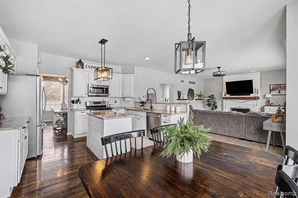 8375 Oxford Lane, Grand Blanc, MI 48439 — Photo 12