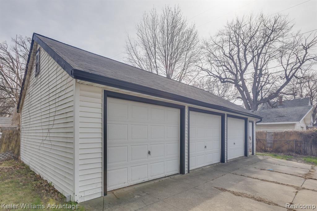 4104 Mayfair Street, Dearborn Heights, MI 48125 — Photo 32