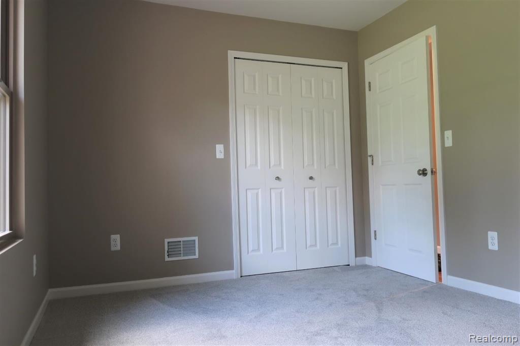 26020 Martinsville Road, Belleville, MI 48111 — Photo 34