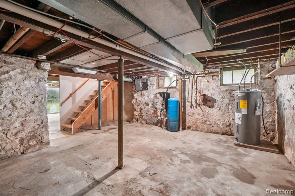 9551 Ellis Road, Clarkston, MI 48348 — Photo 40