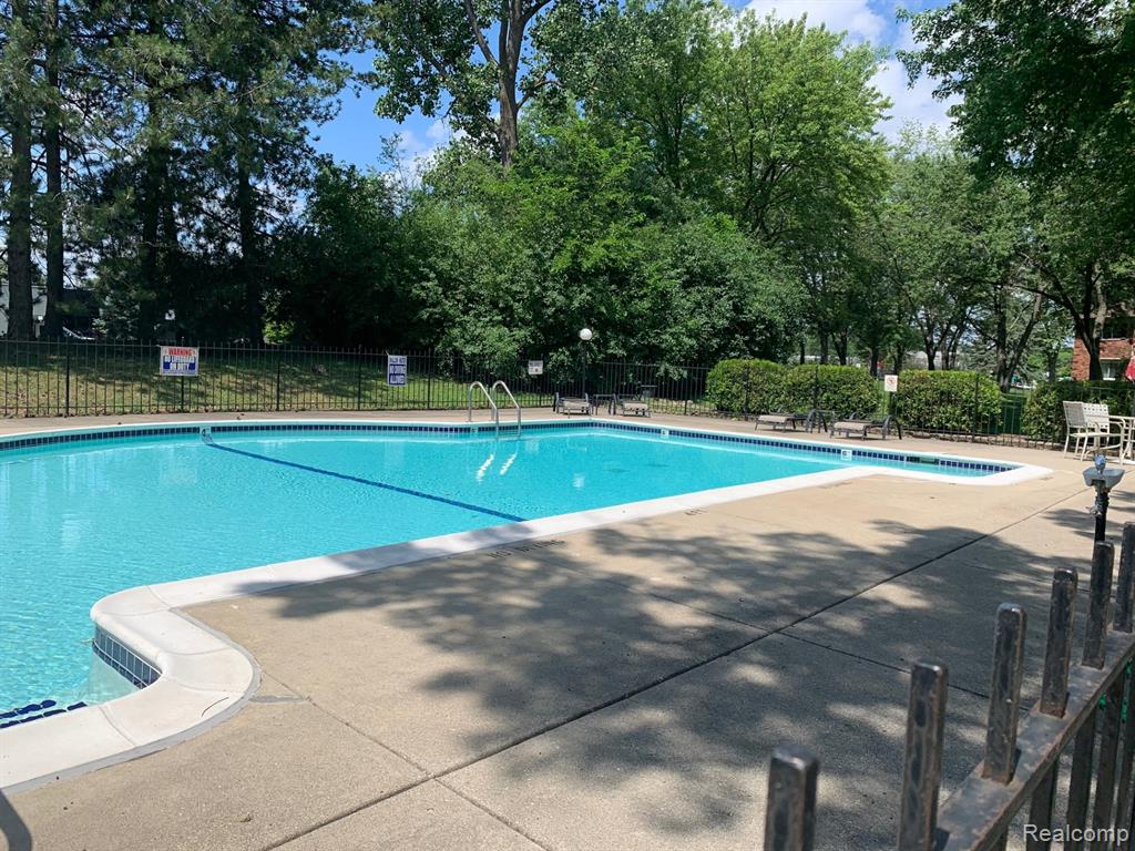 42472 Woodward Avenue, Bloomfield, MI 48304 — Photo 12