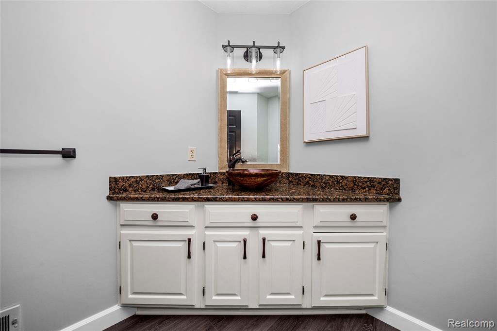 53961 Sutherland Court, Utica, MI 48316 — Photo 30