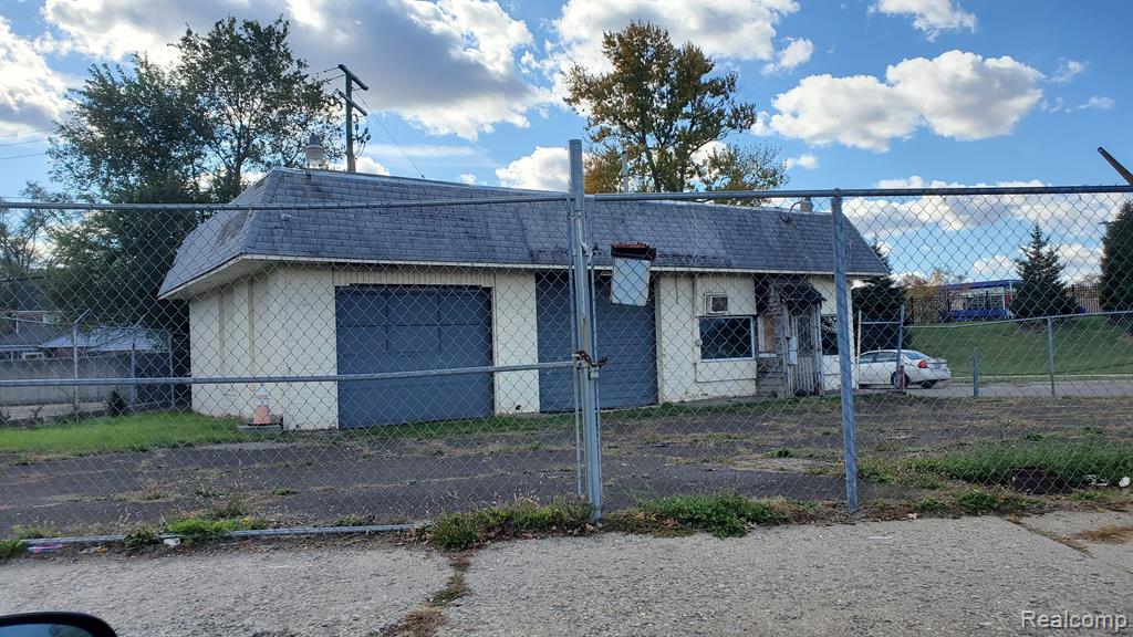 21243 GRAND RIVER Avenue, Detroit, MI 48219