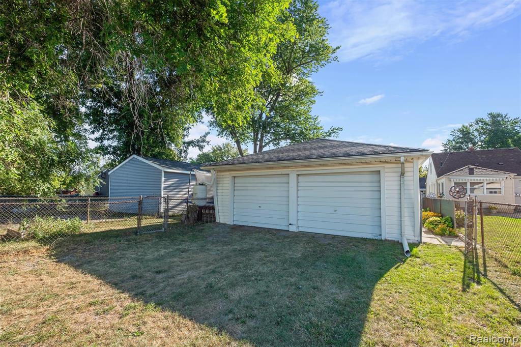 917 N Edison Avenue, Royal Oak, MI 48067 — Photo 45