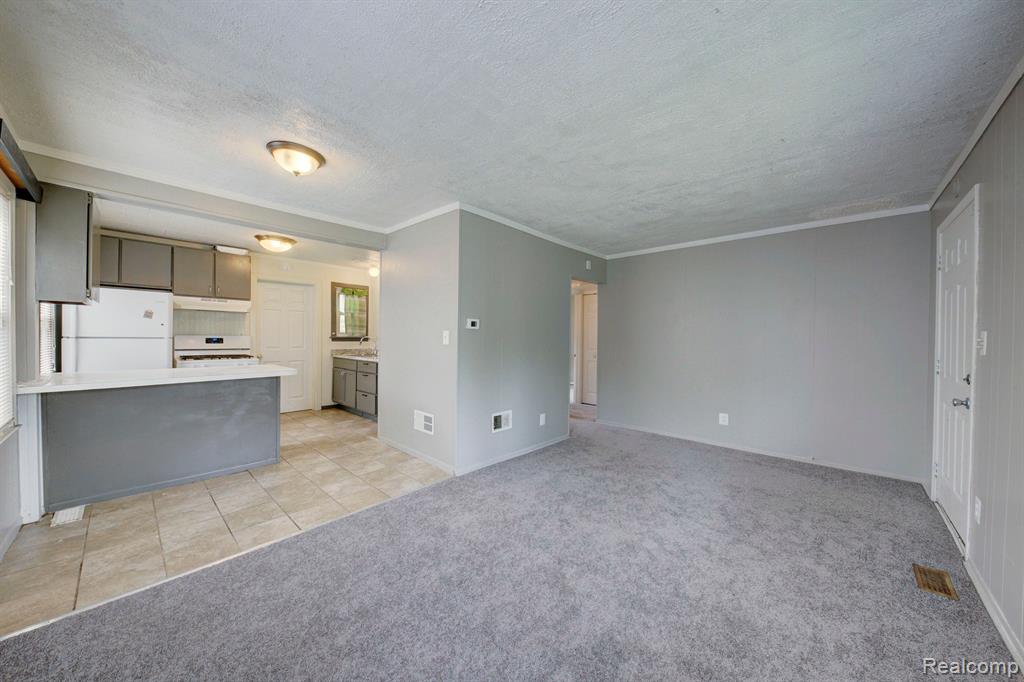4424 COLUMBUS Street, Wayne, MI 48184 — Photo 4