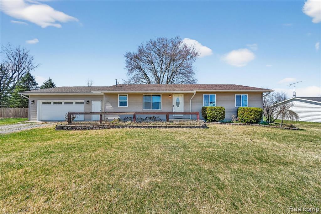 1109 Roods Lake Road, Lapeer, MI 48446 — Photo 33